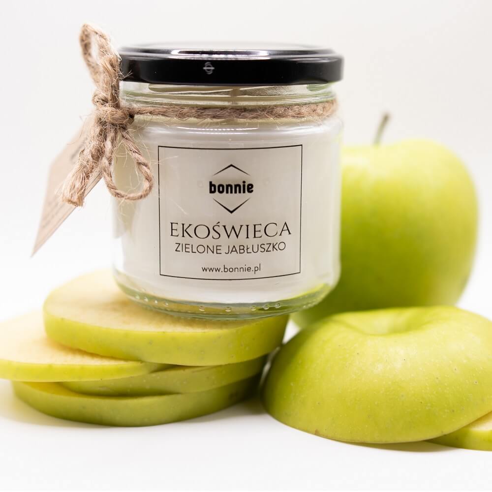 Sojowa świeca zapachowa marki Bonnie ze słoikiem premium i otwartym wieczkiem o zapachu zielonego jabłuszka