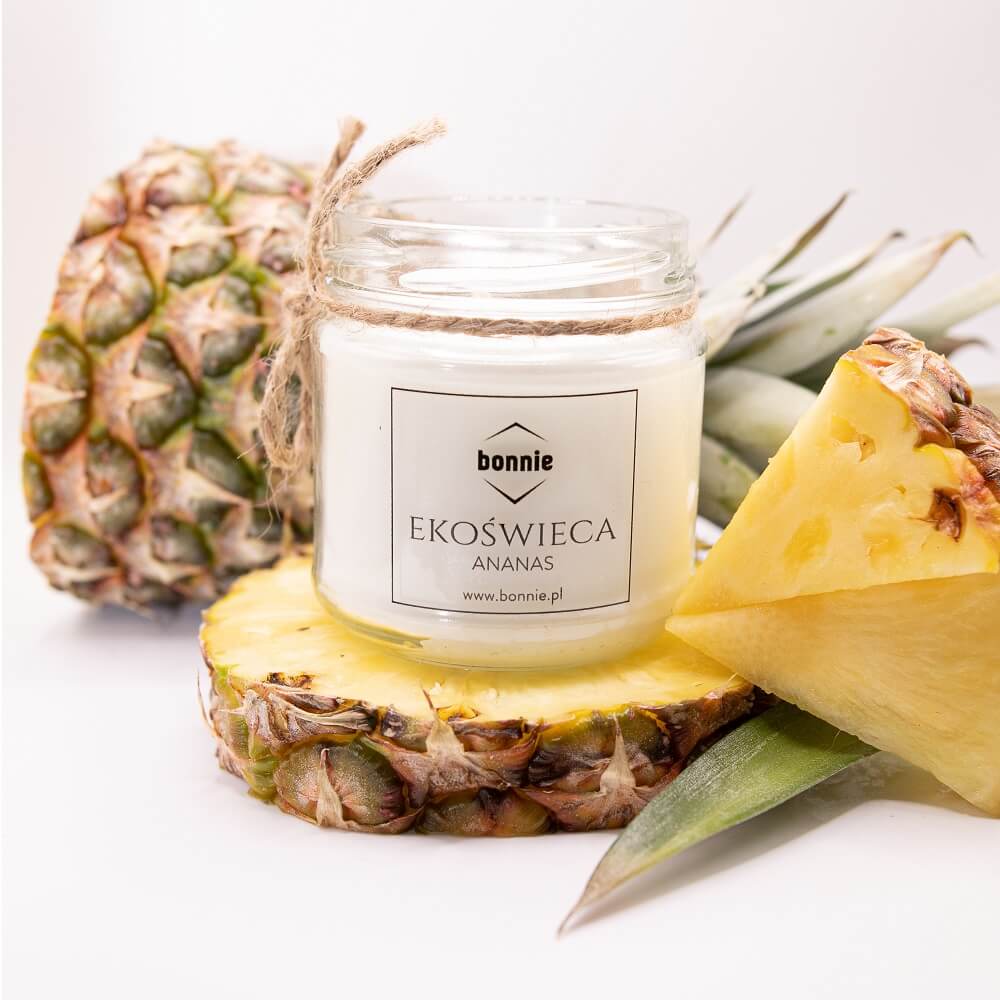 Świeca sojowa marki Bonnie ze słoikiem premium i otwartym wieczkiem o zapachu ananasa